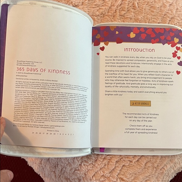 365 Days of Kindness Journal with Heart Design - Picture 3 of 3